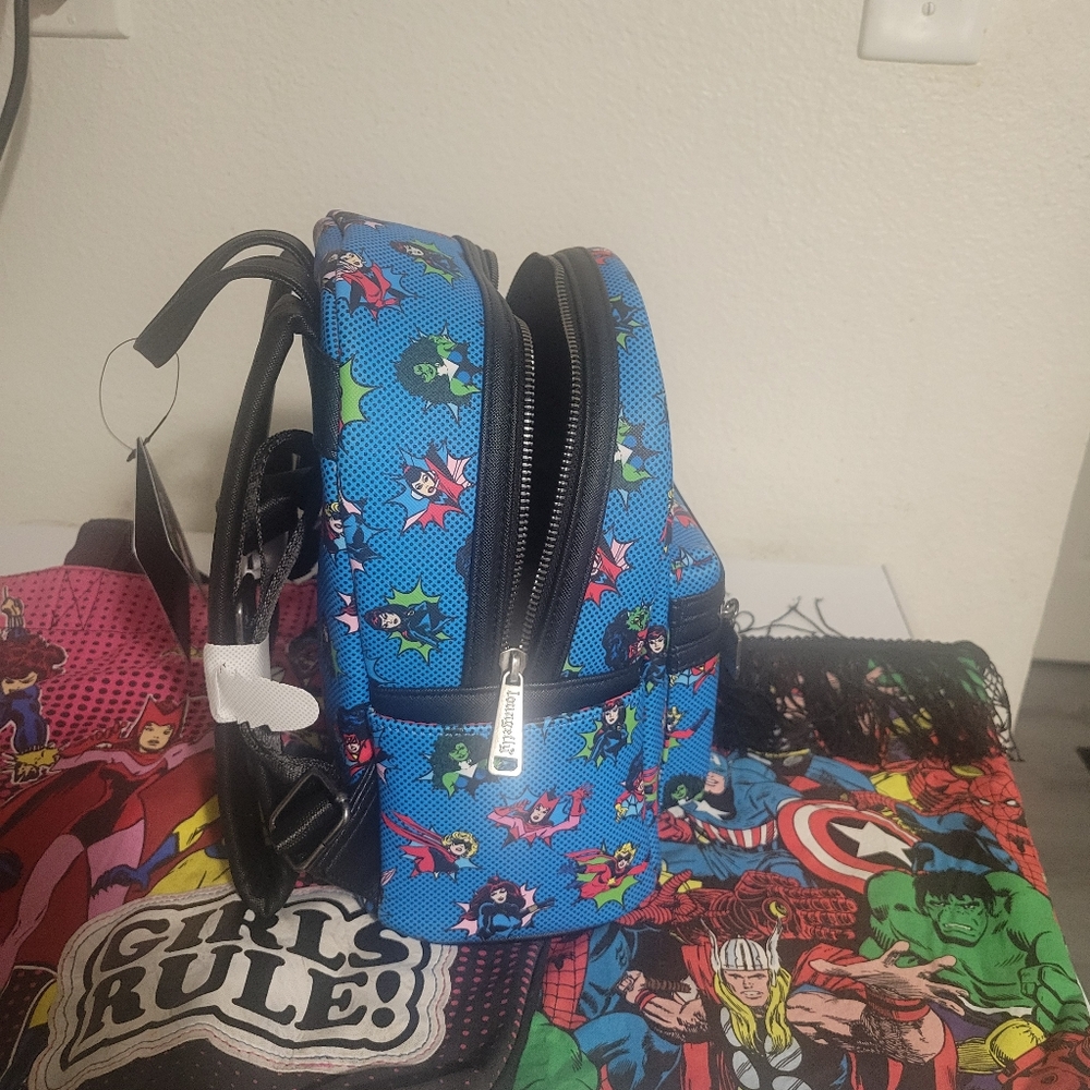 Loungefly Women Marvel - Picture 5 of 7
